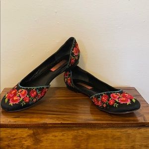 Betsey Johnson flats